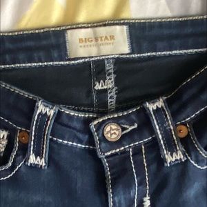 LIKE NEW BIG STAR STRAIGHT LEG JEANS